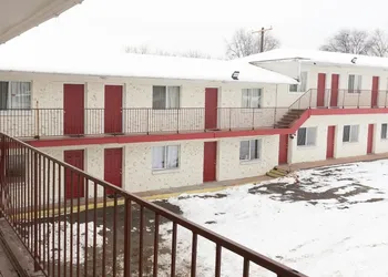Budget Inn hotel thumbnail 2