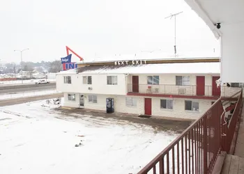 Budget Inn hotel thumbnail 3