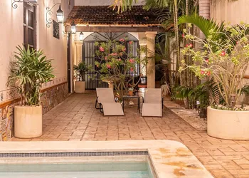 Casa Dos Lirios Boutique B&B hotel thumbnail 4