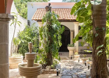 Casa Dos Lirios Boutique B&B hotel thumbnail 8