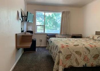 Lakeside Motel hotel thumbnail 7