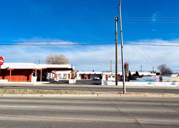 Cottonwood Court Motel hotel thumbnail 6