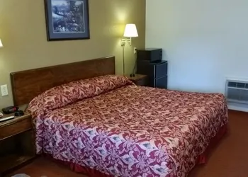 Travelers Inn hotel thumbnail 6