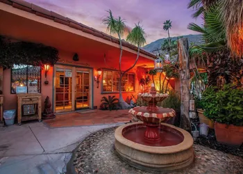 Coyote Inn - 21 and Over - A Town & Desert Boutique Hotel hotel thumbnail 4
