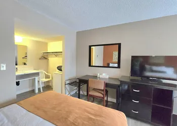 Swiss Village Inn hotel thumbnail 7