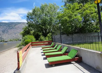 Falcon Resort hotel thumbnail 4