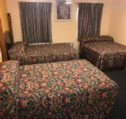 Deluxe Inn hotel detail image 4