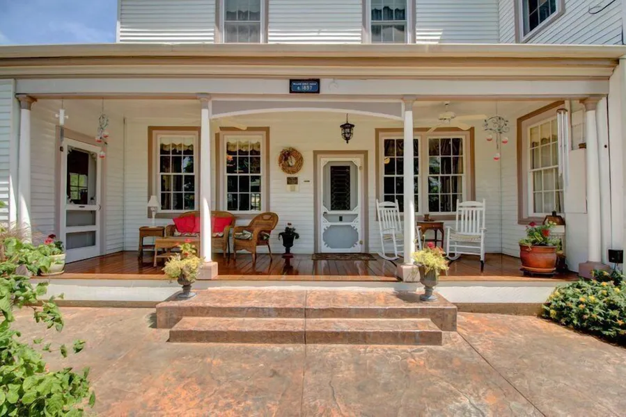 Bybee's Historic Inn hotel detail image 6