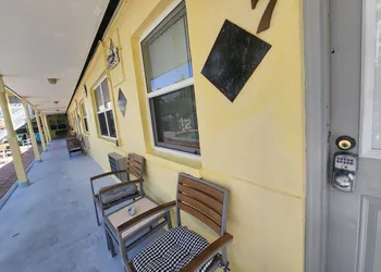 Silver Sands Motel hotel thumbnail 4