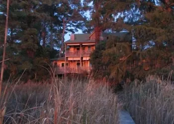 Cypress Moon Inn hotel thumbnail 2