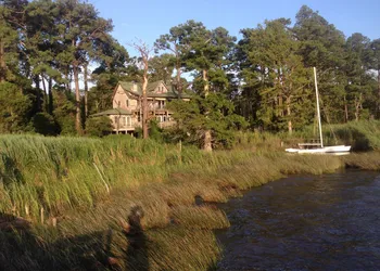 Cypress Moon Inn hotel thumbnail 5