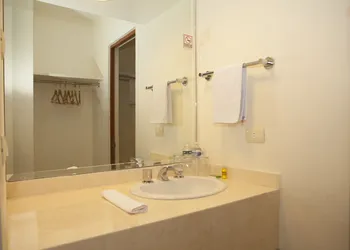 Hotel Paradise Inn hotel thumbnail 8