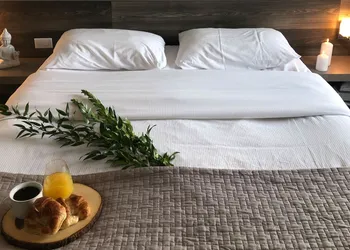 La CACHE du LAC hotel thumbnail 3
