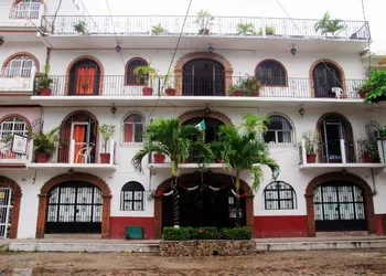 Hotel Azteca hotel thumbnail 2