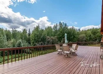 Alaska Grizzly Lodge hotel thumbnail 5