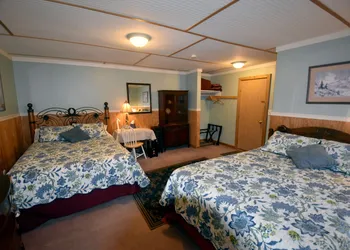 Alaska Grizzly Lodge hotel thumbnail 8