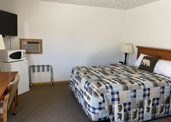 Cody Holiday Lodge hotel thumbnail 7