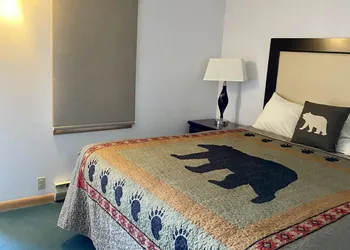 Cody Holiday Lodge hotel thumbnail 8