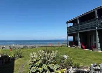 Sand Pebbles Inn hotel thumbnail 2