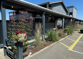 Sand Pebbles Inn hotel thumbnail 4