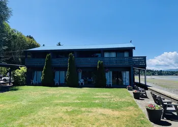 Sand Pebbles Inn hotel thumbnail 8
