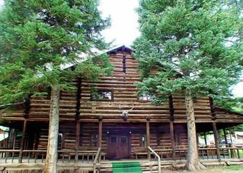 Pahaska Tepee Resort hotel thumbnail 4