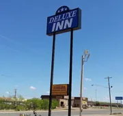 Deluxe Inn Motel hotel detail image 3