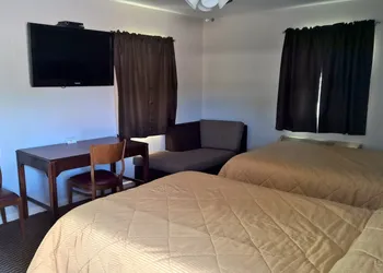 Classic Motel hotel thumbnail 6