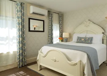 Carroll Villa Hotel hotel thumbnail 4