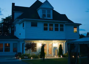 Shamrock Suites hotel thumbnail 4