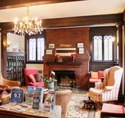 Oakland Cottage Bed & Breakfast hotel detail image 4