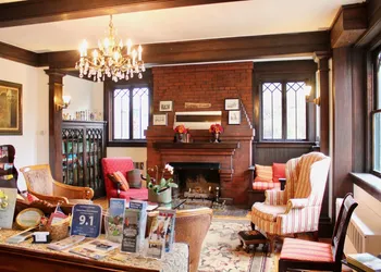 Oakland Cottage Bed & Breakfast hotel thumbnail 4