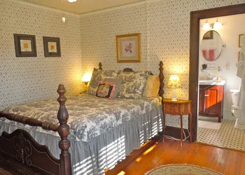 Oakland Cottage Bed & Breakfast hotel thumbnail 8