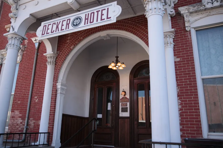 Decker Hotel & Bar hotel detail image 2
