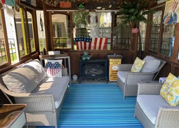 Colonial Beach Plaza Bed & Breakfast hotel thumbnail 4