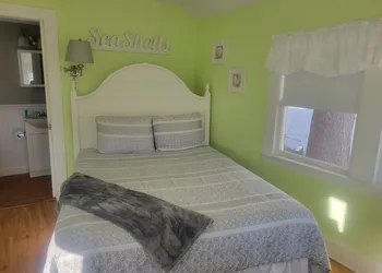 2 River Road Inn and Cottages hotel thumbnail 8