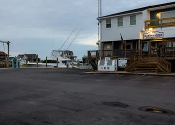 Hatteras Harbor Marina hotel thumbnail 2
