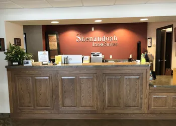 Shenandoah Inn & Suites hotel thumbnail 4