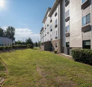 La Quinta Inn & Suites by Wyndham Greenville Woodruff Rd. hotel detail image 3
