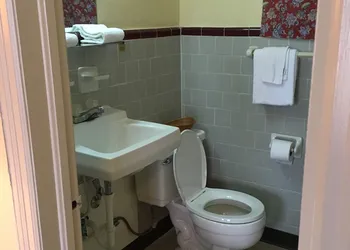 Shaws Komfort Motel hotel thumbnail 8