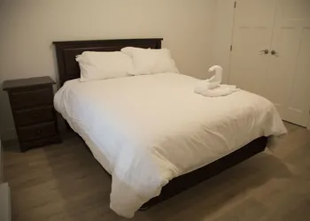 Pacific Point Market & Suites hotel thumbnail 6