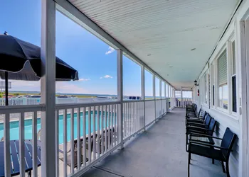 On the Beach Motel hotel thumbnail 2