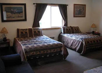 Evergreen Motel hotel thumbnail 4