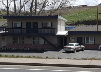 Tall Winds Motel hotel thumbnail 2