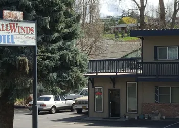 Tall Winds Motel hotel thumbnail 3