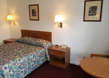 Tall Winds Motel hotel thumbnail 5