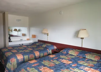 Shamrock Motel hotel thumbnail 5
