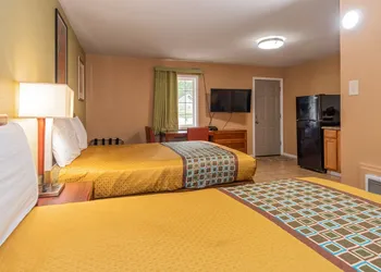 Town Motel hotel thumbnail 3