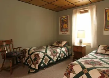 Crestmont Inn hotel thumbnail 4
