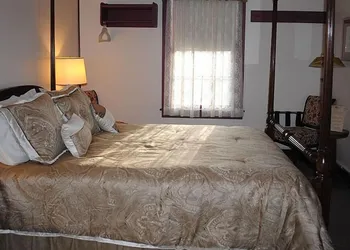 Crestmont Inn hotel thumbnail 6